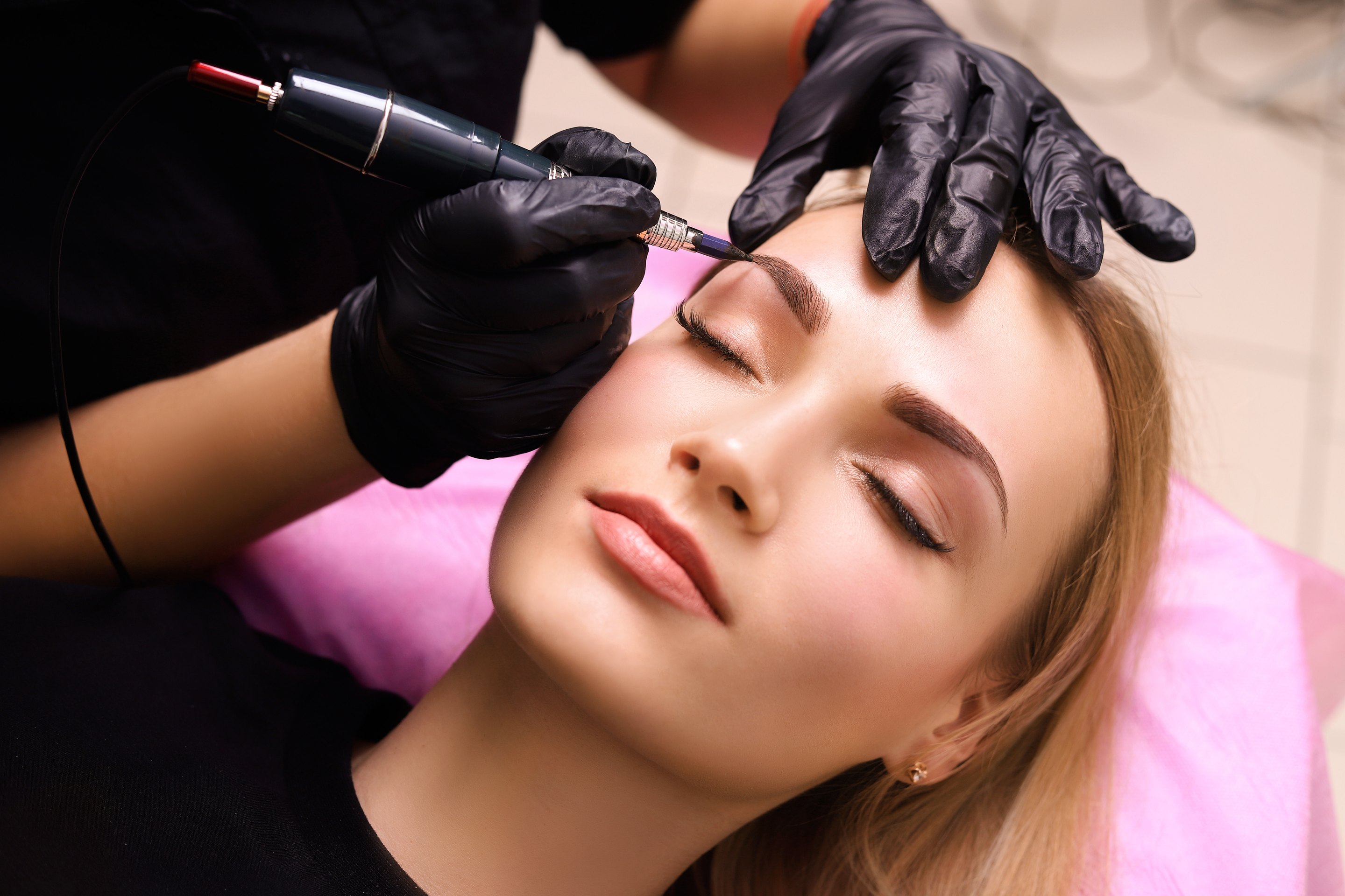Behandlung Permanent Make-up bei Facettenreich – Master-Class-Ausbildung von Janina Däubel